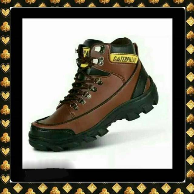 Sepatu booth pria