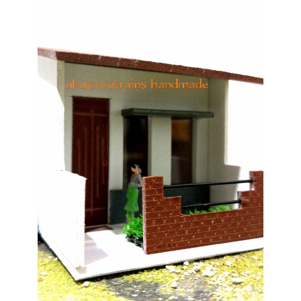 Miniatur rumah minimalis