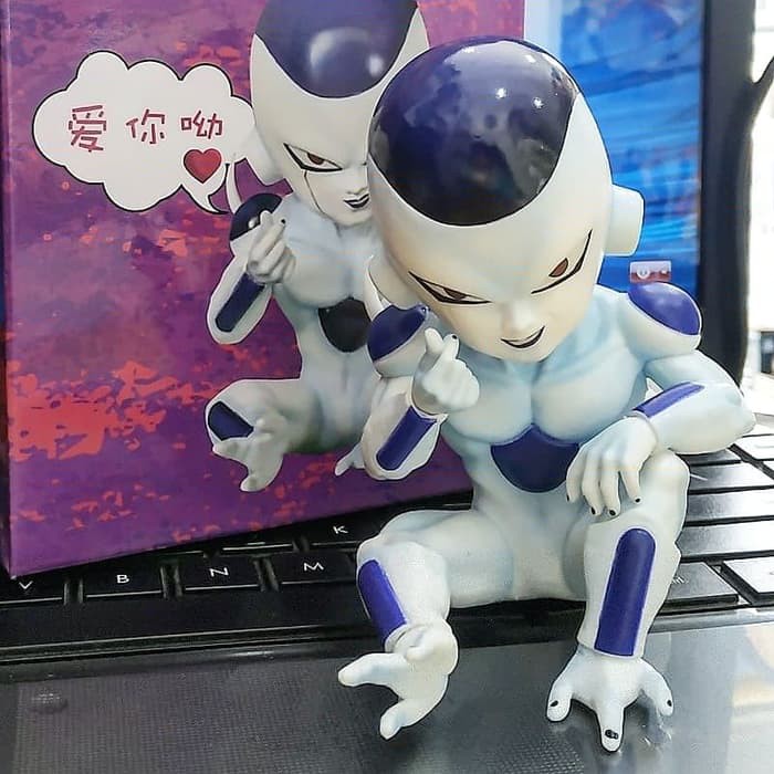 Mainan Action Figure Dragon Ball Frieza