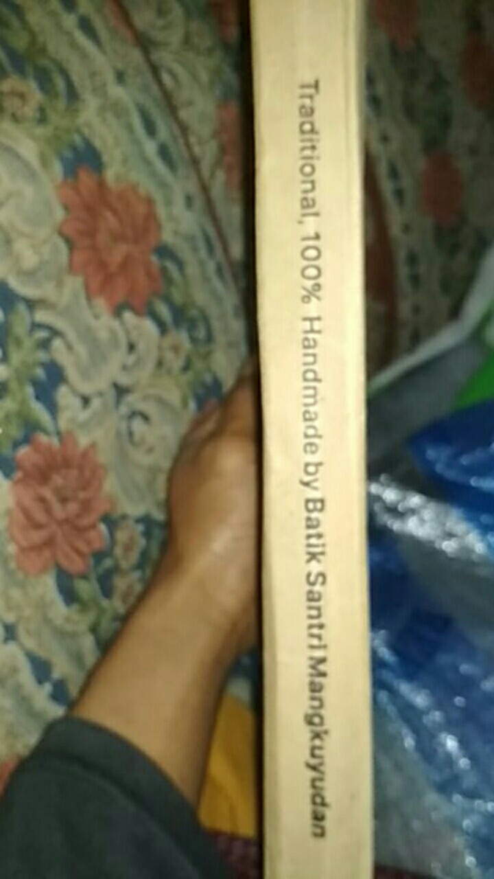 Largurda Bledag, Sarung Batik Solo Eksklusiv