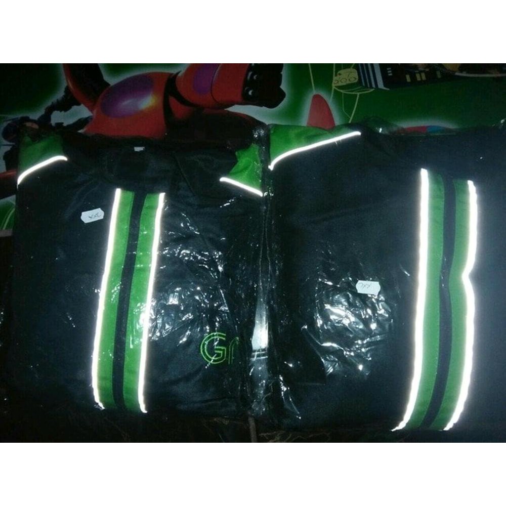 jaket dan helem HELM GRAB ORIGINAL ASLI GRAb ukuran jumbo XL XXL promo