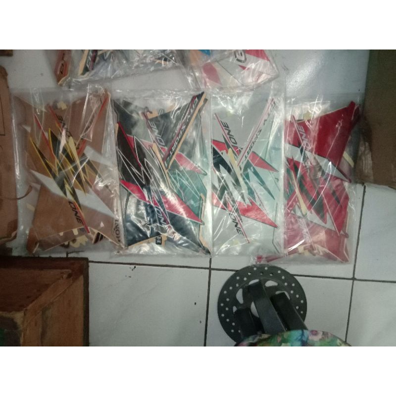 polet cs1 sticker cs1 striping cs1 termurah