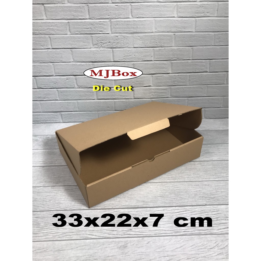 

Kardus Uk. 33x22x7 cm....Die Cut