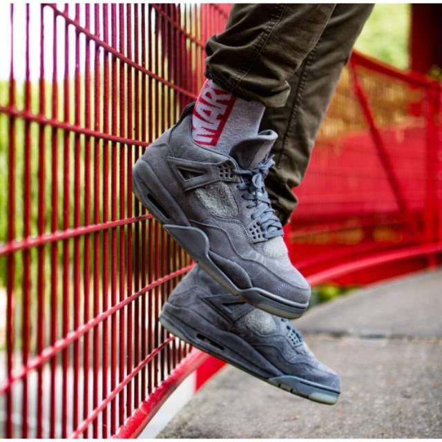 Nike Air Jordan 4 x Kaws "Cool Grey"/best seller/sneakers/hype/spot/free