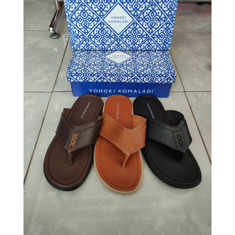 sandal cowok yongki komaladi