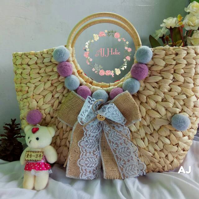 Tas Eceng Gondok Pompom