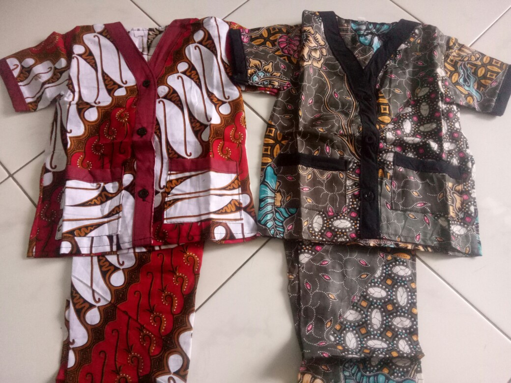 Setelan Batik Anak Untuk Usia 1 Sampai 2 Tahun