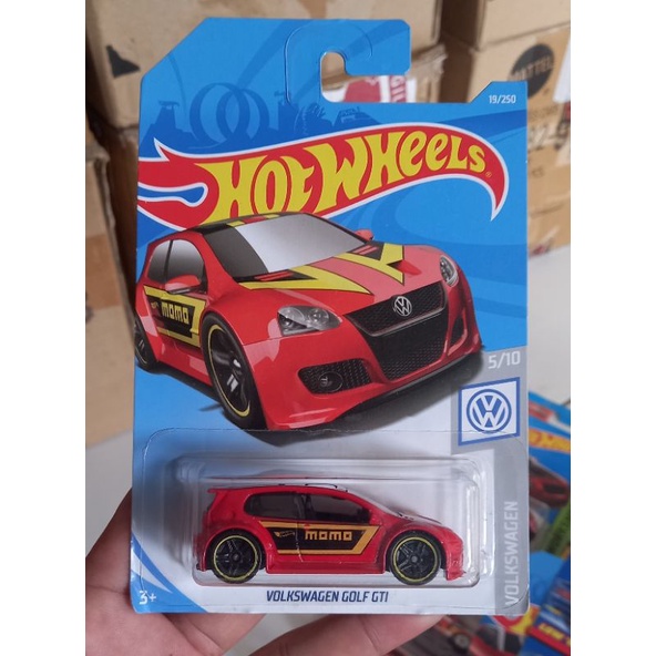 hotwheels VOLKSWAGEN GOLF GTI  momo HW VOLKSWAGEN