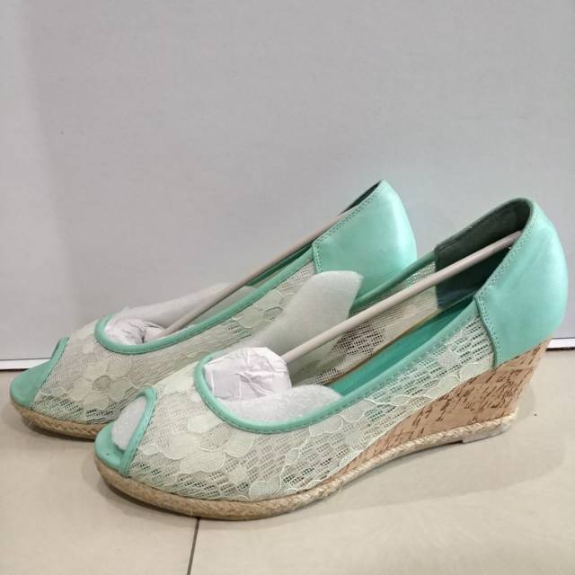 PRELOVED VNC TOSCA WEDGES