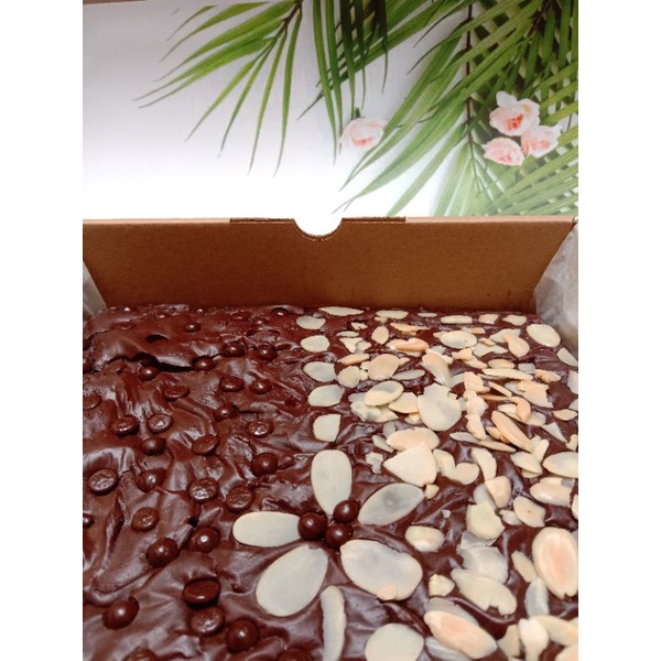 

brownies panggang / fudgy brownies / mix topping / full topping