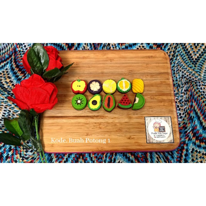 

Coklat Karakter Buah Potong