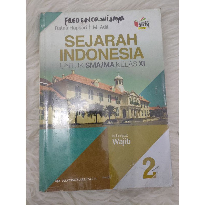 buku pelajaran Sejarah SMA  REVISI K13