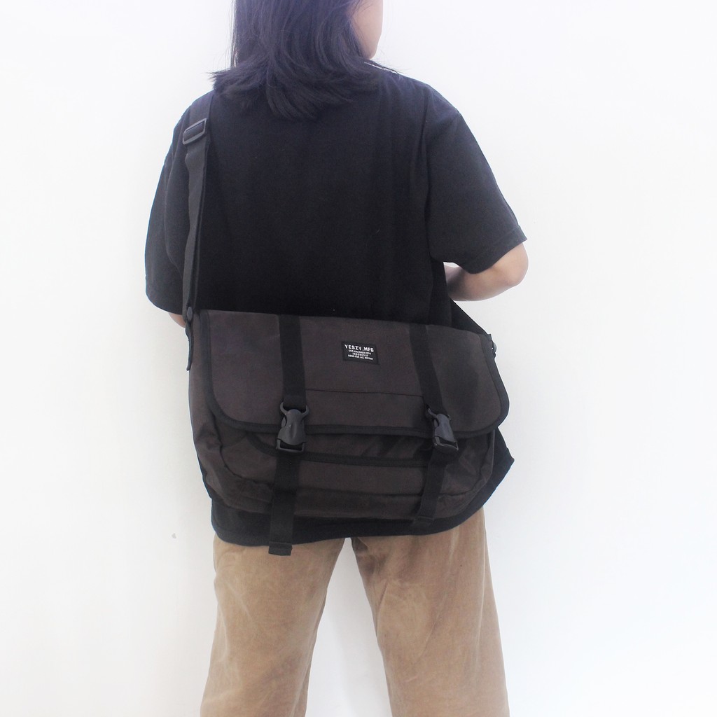 YESZY.MFG - Tool Messenger Brown Bag