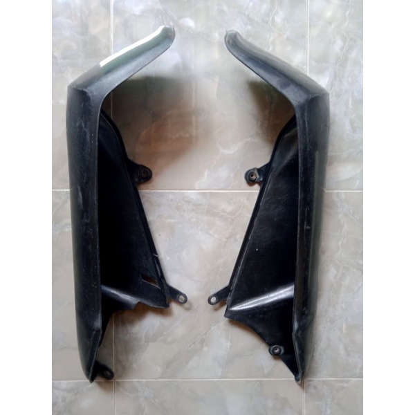 Cover legshield sayap luar Yamaha Force1