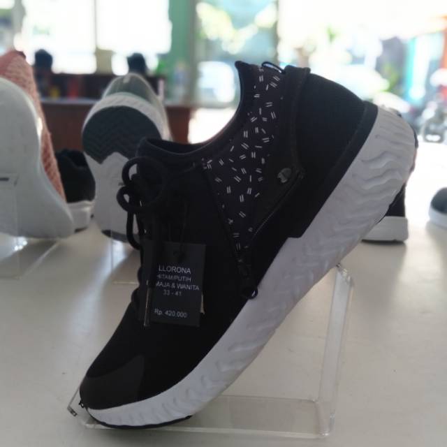 Sepatu Tomkins LLORONA, Hitam/Putih, Remaja&Wanita, Size 33-36