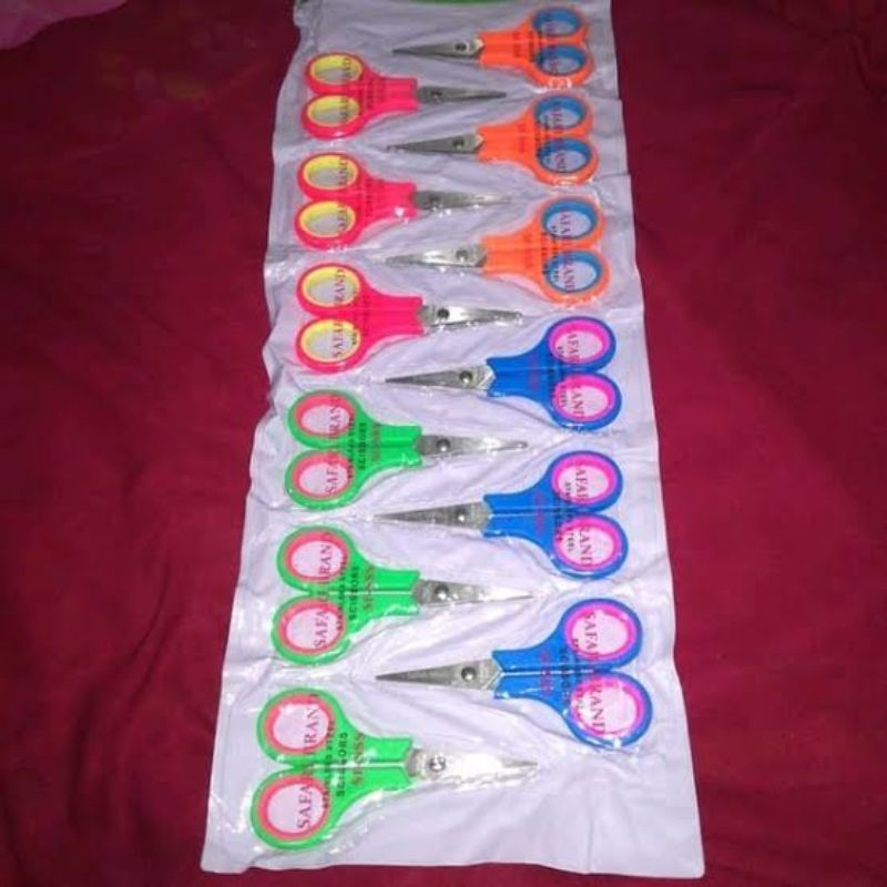 

Gunting Kecil dan Tanggung (12pcs)