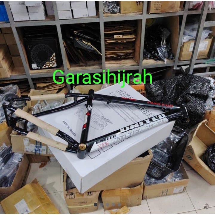 Frame MTB 26 United Alloy Nucleus xc 77 Hitam Glossy