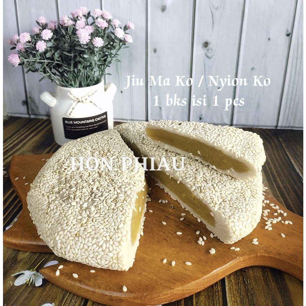 

KUE BULAN/MOON CAKE/THIONG CIU PIA JIU MA KO - KUE BULAN BERAS PULUT TABUR WIJEN MERK HON PHIAU