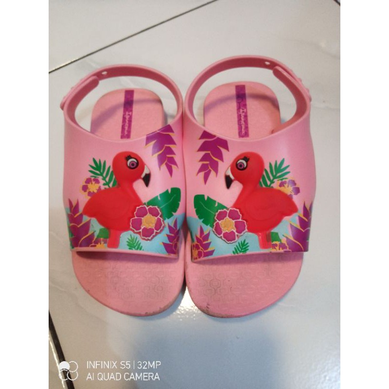 preloved ipanema flaminggo pink sandal