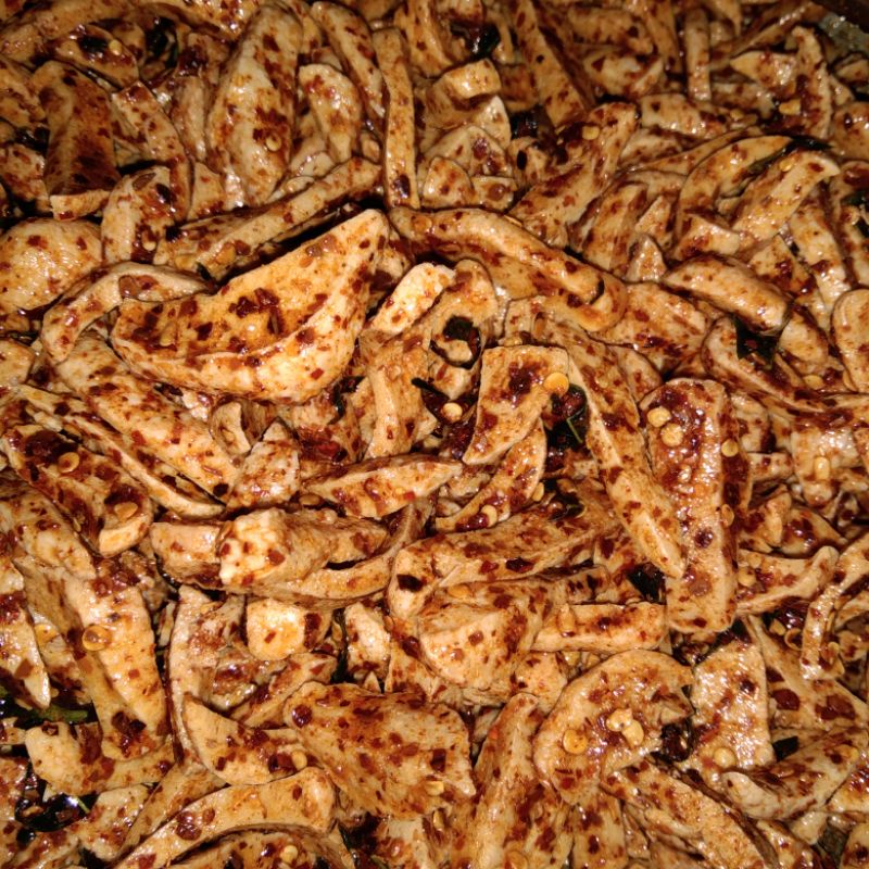 

250 GRAM BASRENG PEDAS DAUN JERUK BASRENG STIK CEMILAN PEDAS GURIH