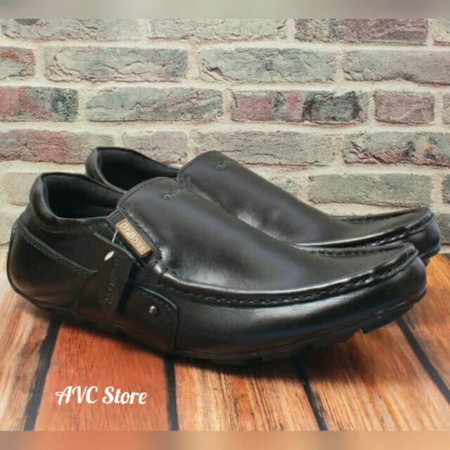 Sepatu Pria Casual Kulit Asli Dr. Boss Warna Hitam