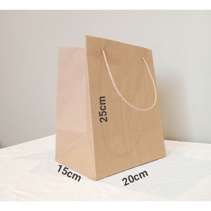 

Paperbag Polos 20x15x25cm