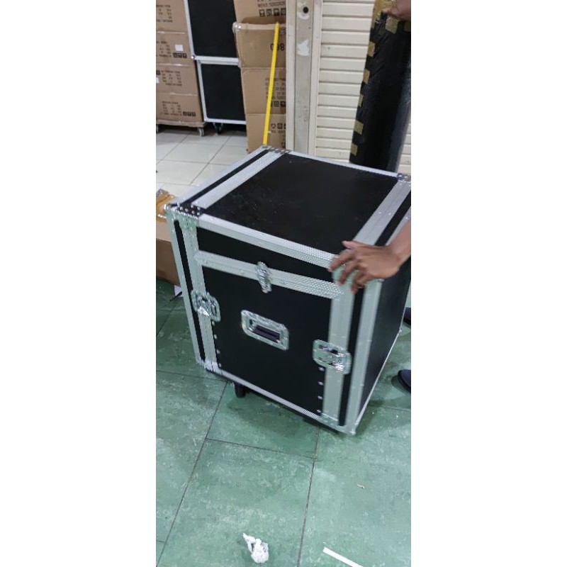 hardcase flightcase 8U mixer hitam fiberglass untuk power amplifier mic eq