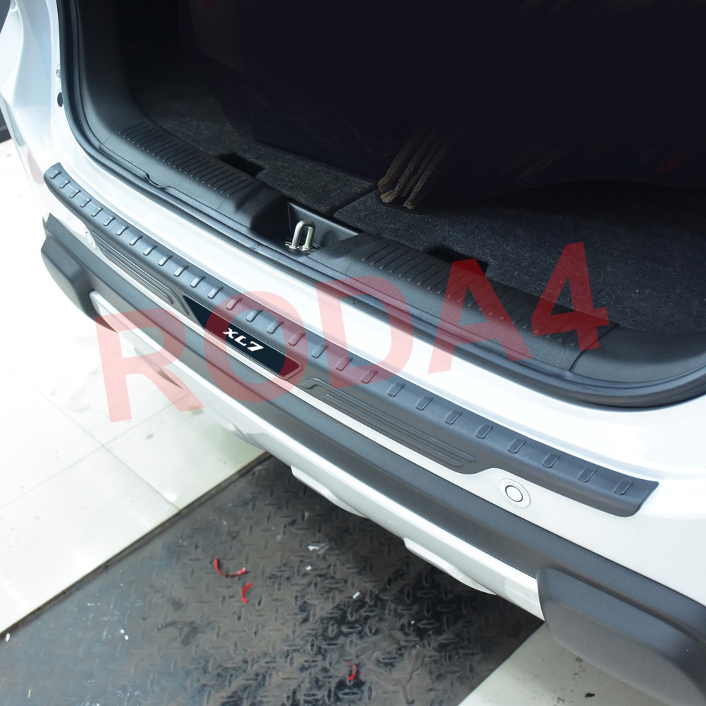 Sillplate Sill Plate Belakang Suzuki XL7 Sporty Putih