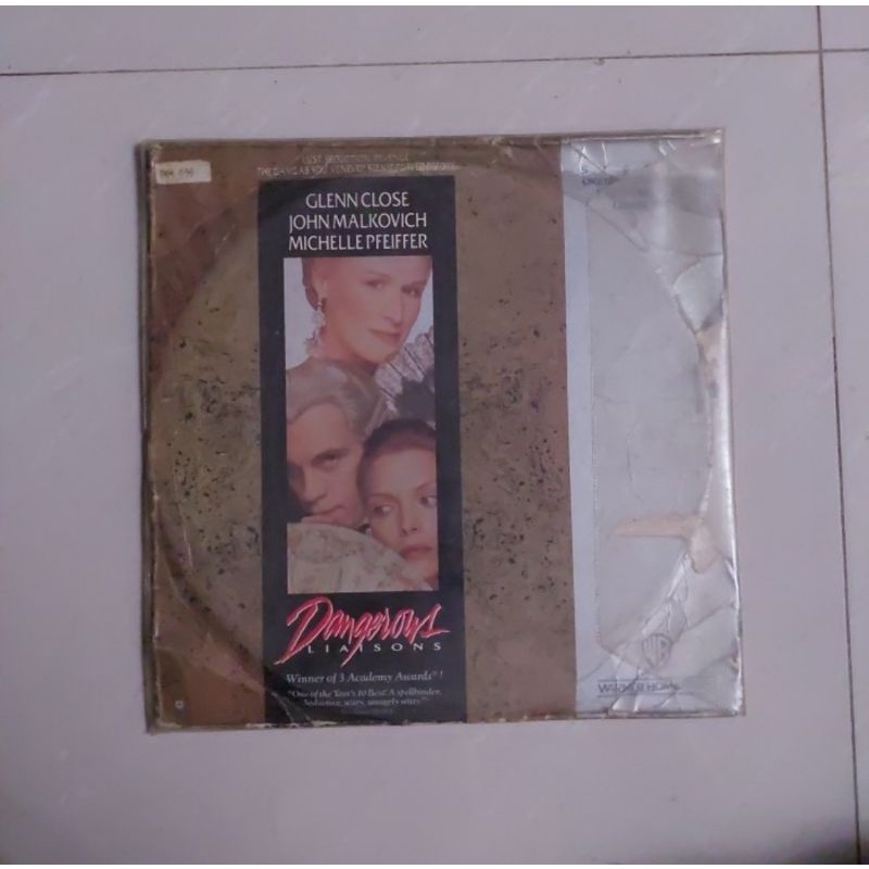 Kaset Laser disc Dangerous