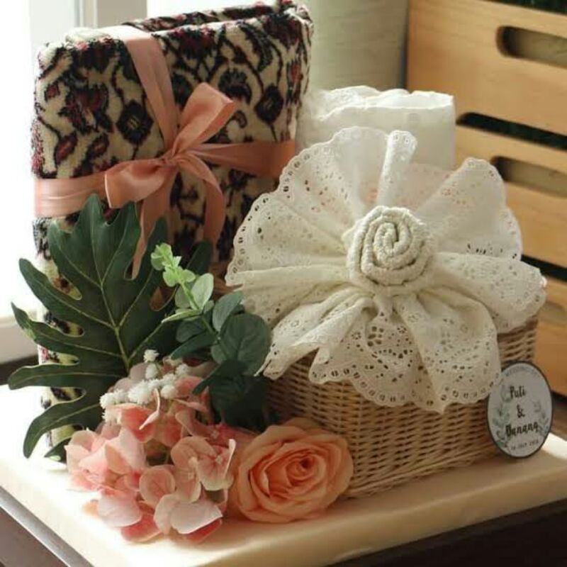 Hias Seserahan Mukena Malang / Sewa Kotak Akrilik Malang / Sewa Seserahan Malang / Hias Seserahan