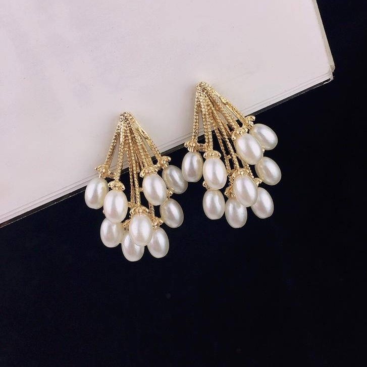 Anting Klip Lapis Emas Aksen Mutiara Untuk Wanita