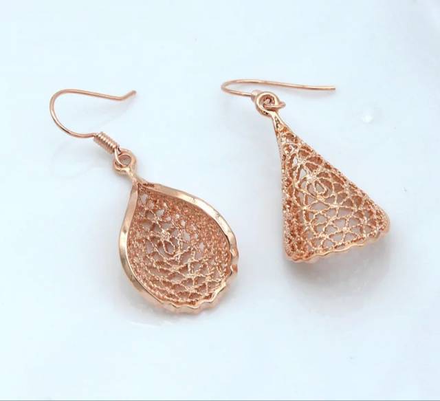 ANTING HOLLOW GOLD