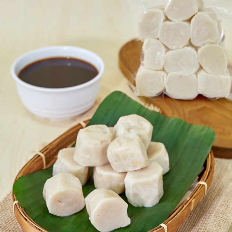 

Pempek Lenjer Paket isi 10 pempek lenjer potong, pempek terbuat dari ikan tenggiri asli Palembang