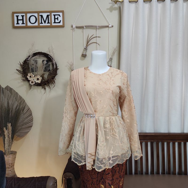 KEBAYA SELENDANG LAMARAN, WISUDA, DOMAS, BRIDESMAID (ATASAN SAJA)-Gold motif 2