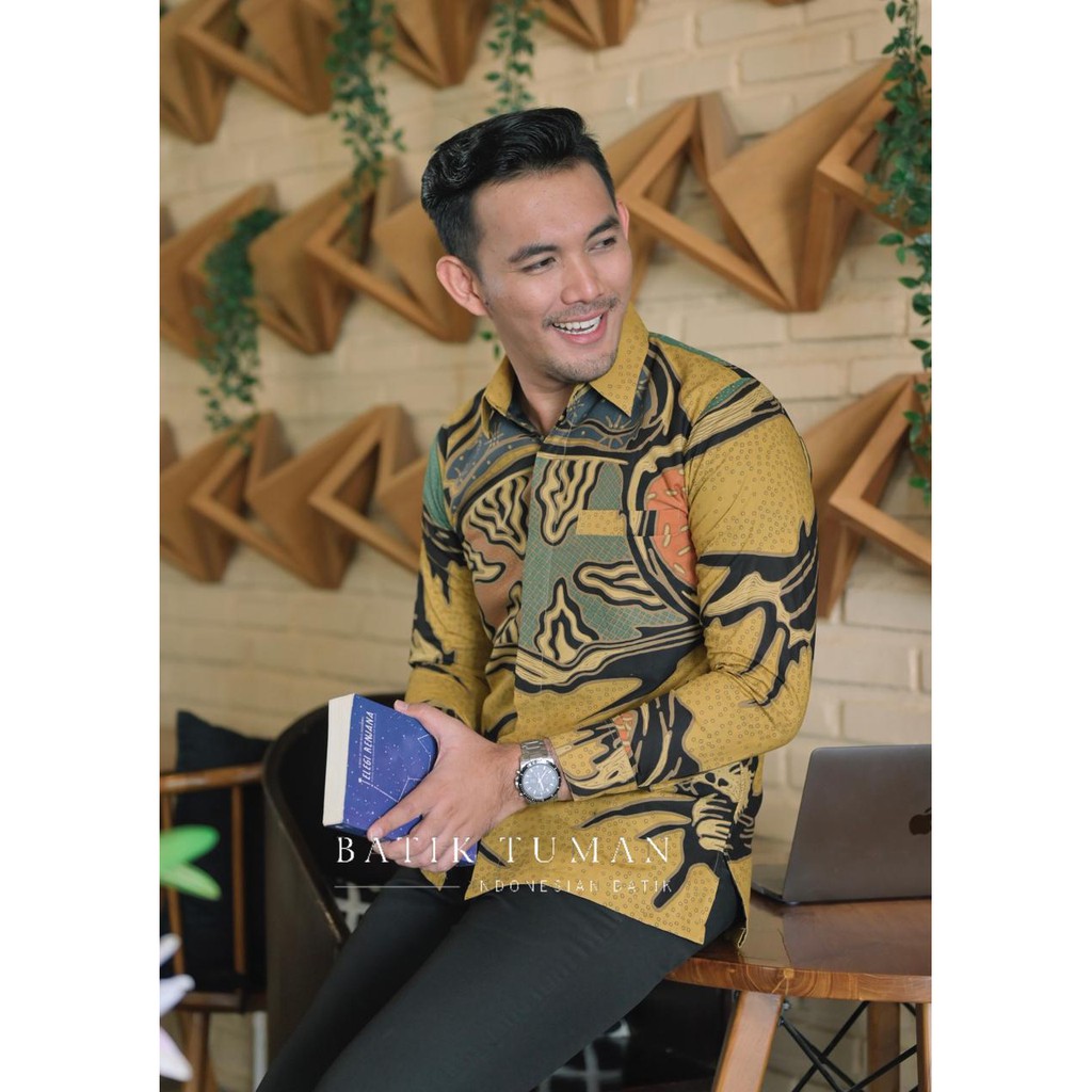 (SLIMFIT & REGULER) PONDRAKARNA Kemeja Batik Pria Warna Kuning Pastel Batik Mega Mendung Batik Motif
