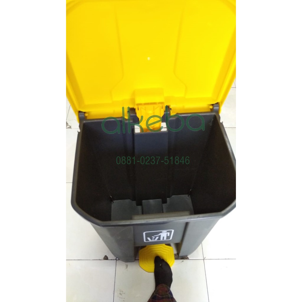 Tempat sampah injak besar abu abu kuning 68 Liter