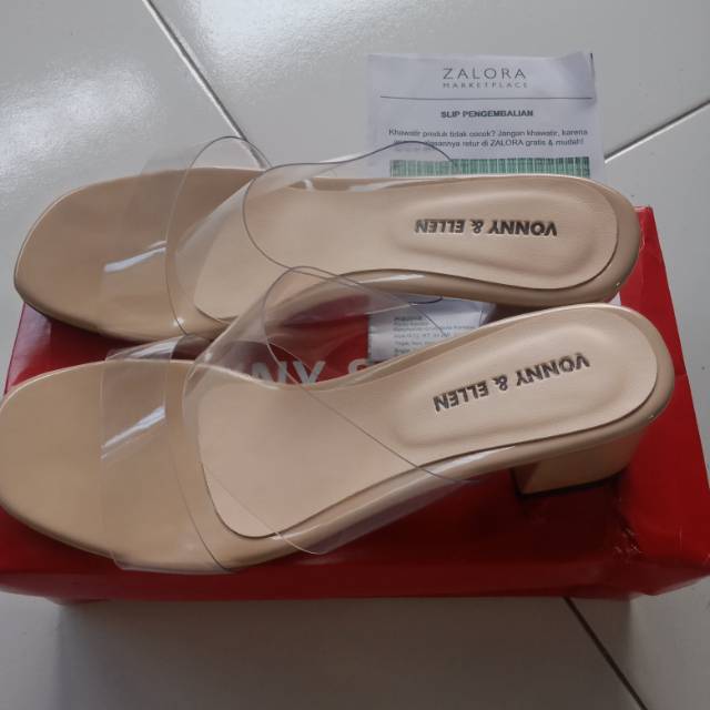 Preloved Sandal Merek Vonny & Ellen