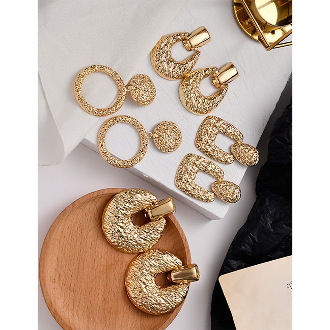 LRC Anting Tusuk Fashion Gold Geometric Three-dimensional Embossed Metal Earrings D34131