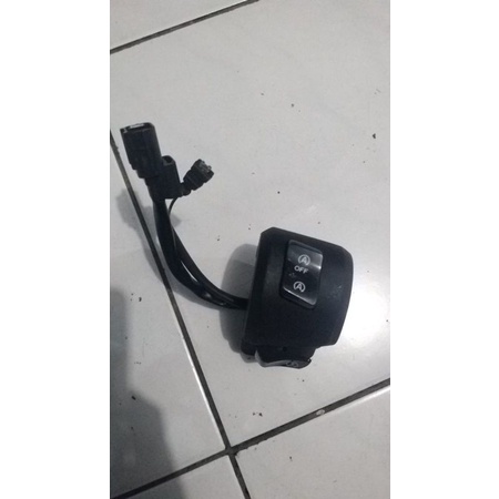 Saklar / holder kanan vario150