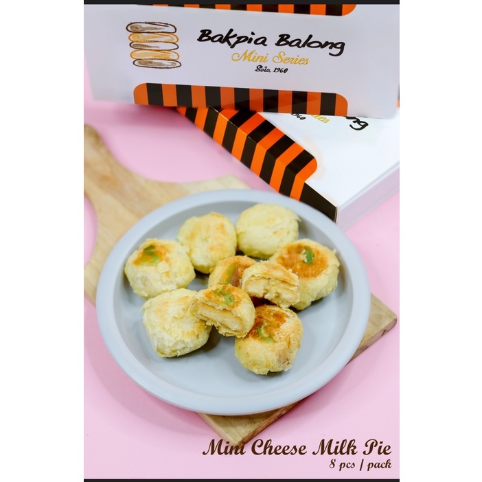 

Bakpia Mini Cheese Milk by Bakpia Balong (Mini Cheese Milk Pie)