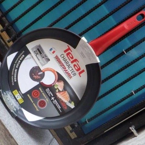 Wajan Teflon Tefal Cookware Character Frypan 28cm FP28 Original
