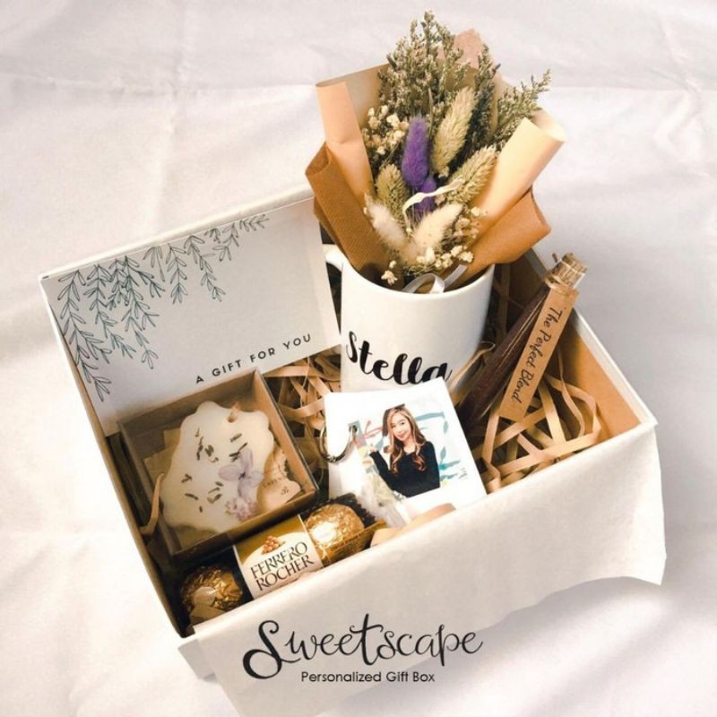 

Gift Box Package 14- Paket Hampers 14 - Kado Ulang Tahun-Kado Anniversary