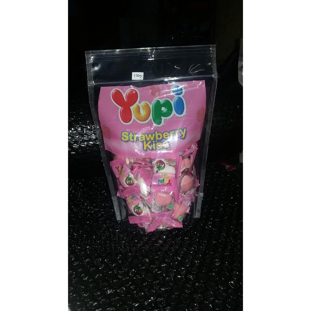 

YUPI STRAWBERRY KILOAN UKURAN 1000gr ( 1KG ) READY STOCK SIAP KIRIM EXP AMAN