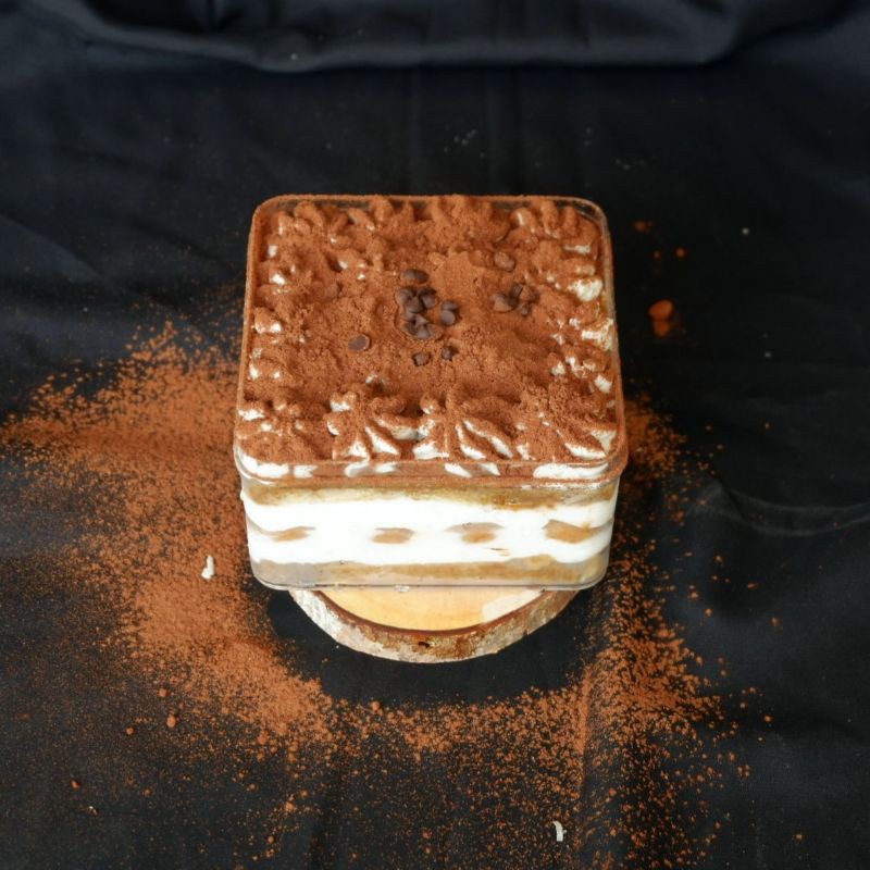 

Tiramisu Dessert Box