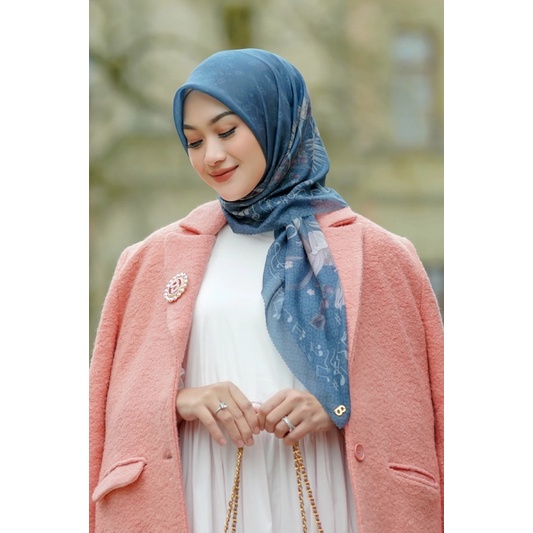 Buttonscarves Nada Series - Sol
