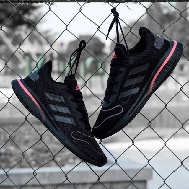 SEPATU PRIA ADIDAS SUPERNOVA ALL BLACK ORANGE ORIGINAL