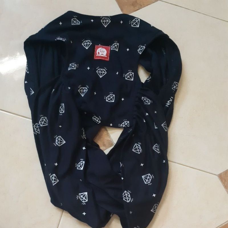 preloved gendongan bayi m-shape
