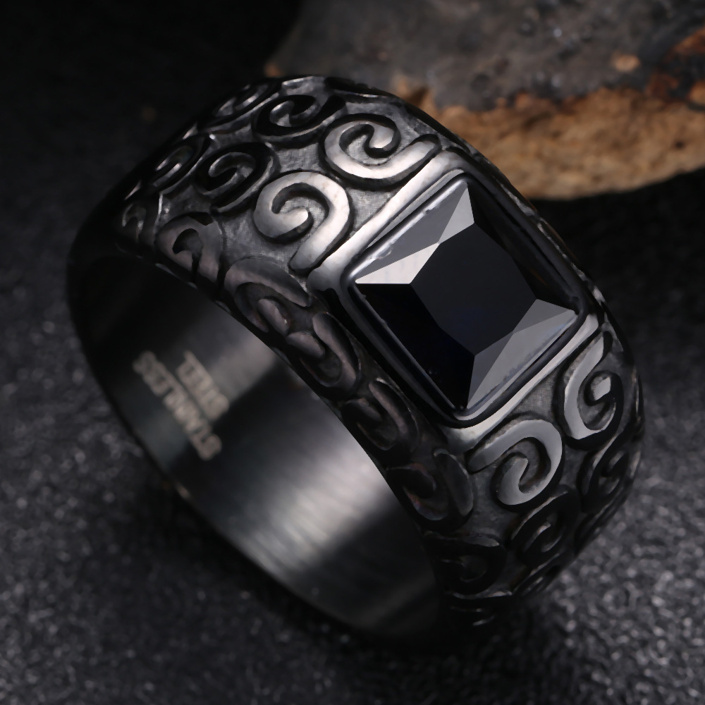 Cincin Baja Titanium Batu Permata Kristal Hitam Pola Ukiran Vintage Pria Fashion Perhiasan Rings