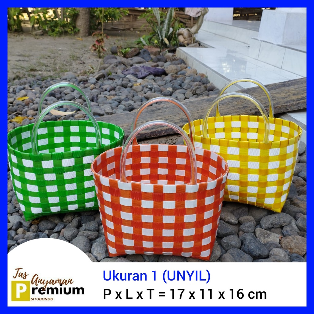 (UK 1 motif polka) Tas Anyaman/ Tas souvernir/ Tas Berkat/ Tas Selametan