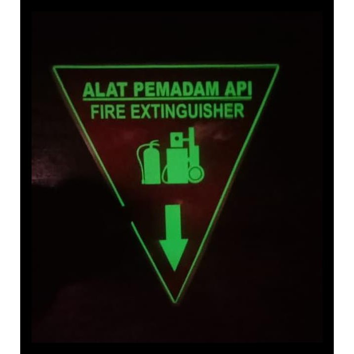

SPECIAL!! Stiker APAR FOSFOR(nyala kalo mati lampu) & skotlite Nyala kena senter